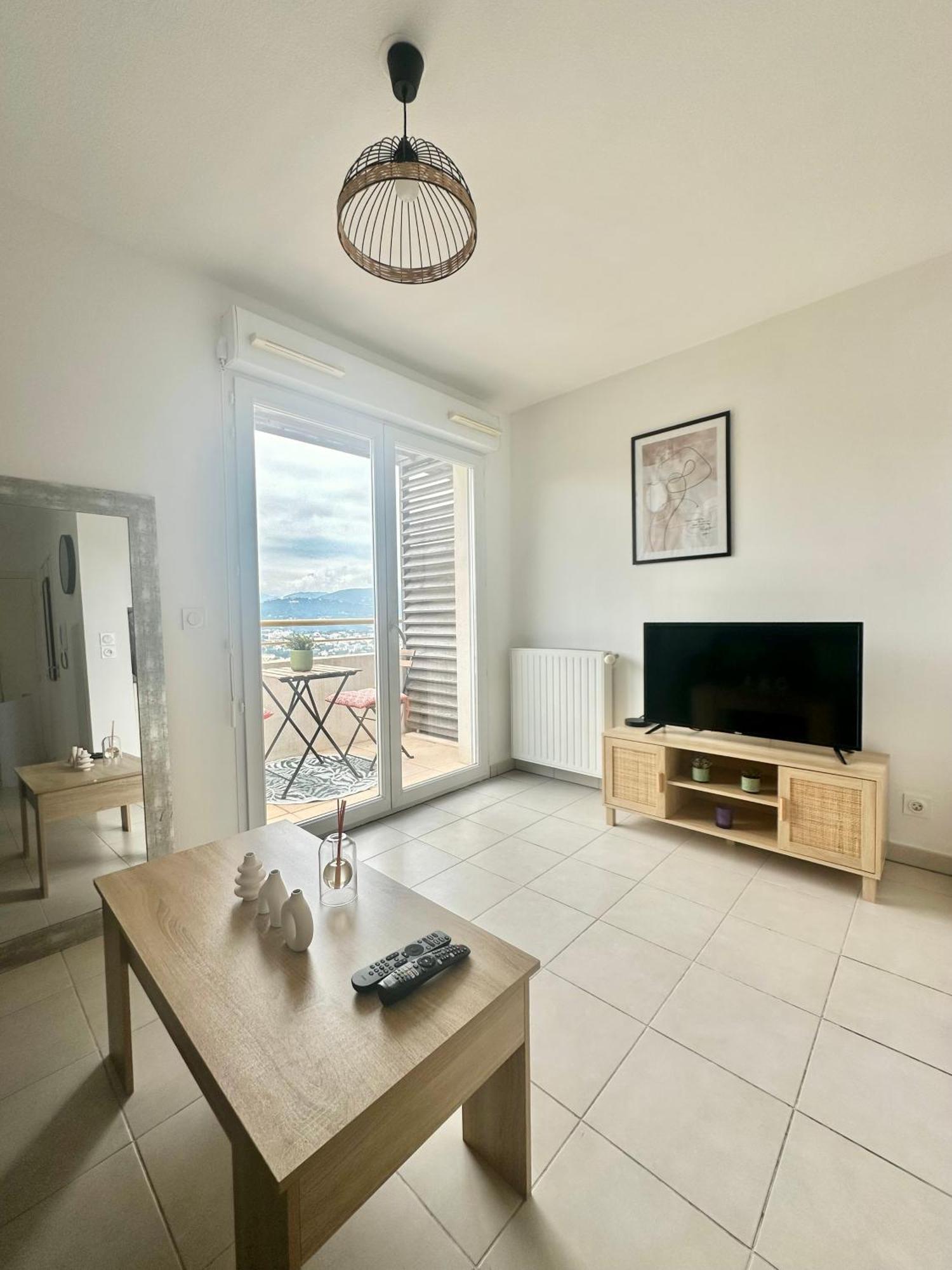 Appartement Cosy Avec Parking Et Vue Feerique